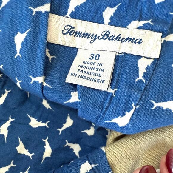 Tommy Bahama Cargo Shorts Khaki Cotton Blend Relaxed Fit Utility Pockets 30 - Picture 2 of 6